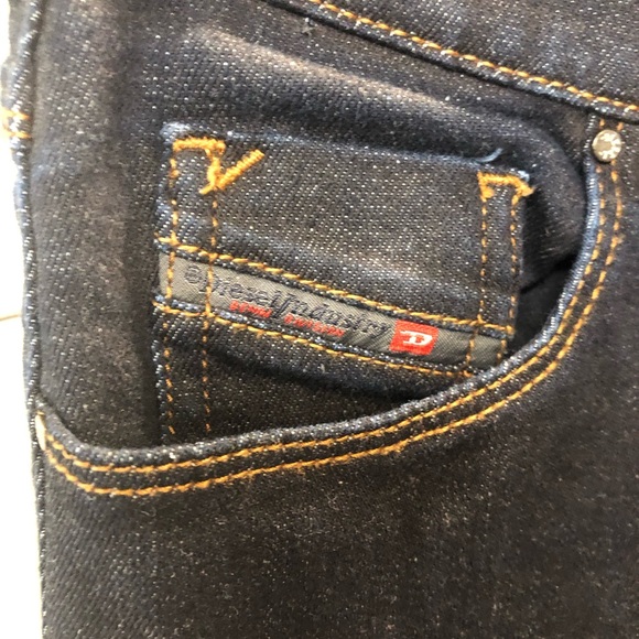 Deisel ®️ Ladies Jeans - Picture 2 of 7